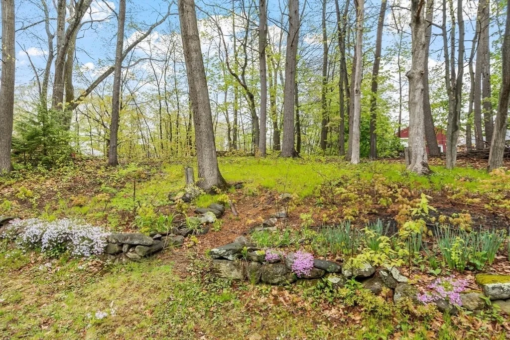 Photo of 12 Becky Ave