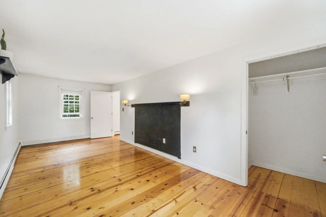 Photo of 33 School St