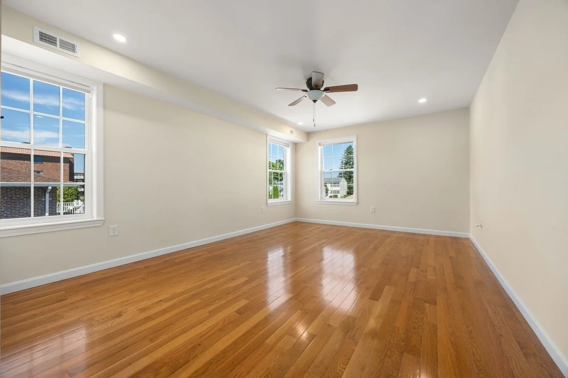 Photo of 89 Devir St