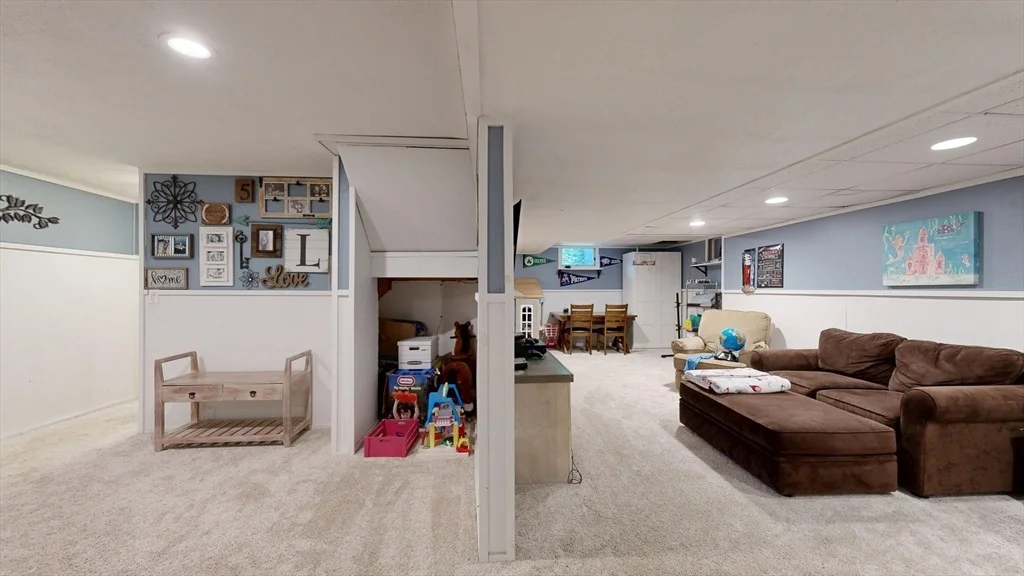 Photo of 4 Burnham Dr