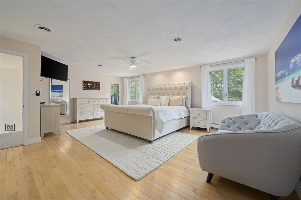 Photo of 42 Eisenhower Dr