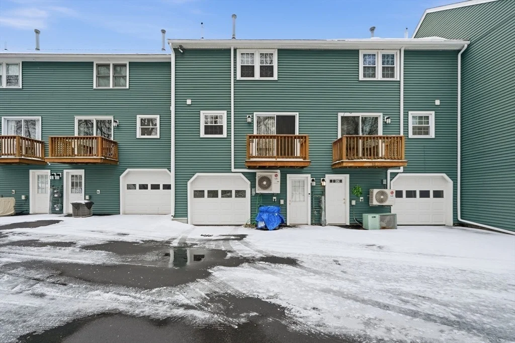 Photo of Unit 21 at 551 Hildreth St
