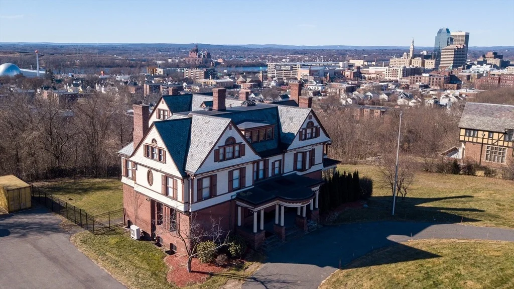 Photo of 270 Maple St