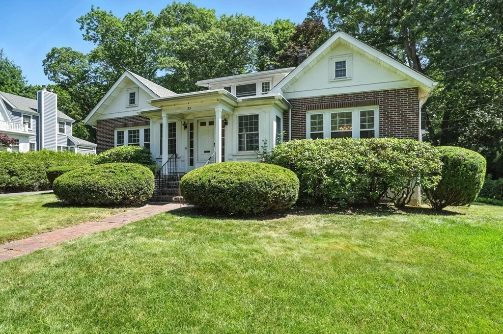 Photo of 22 Stoneleigh Cir