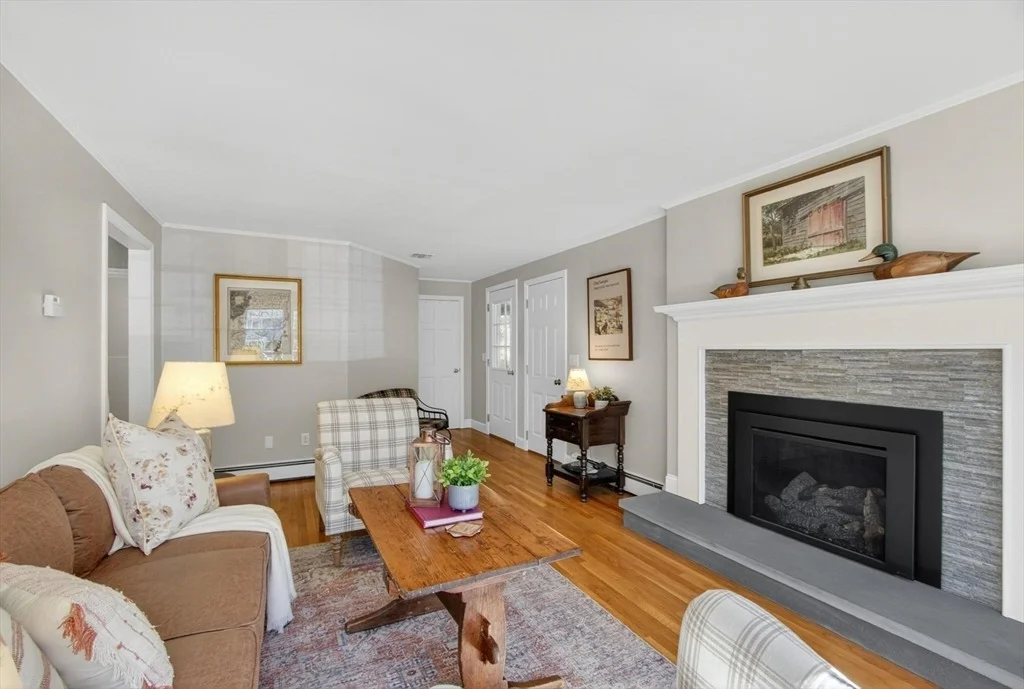 Photo of 18 Bromfield Rd