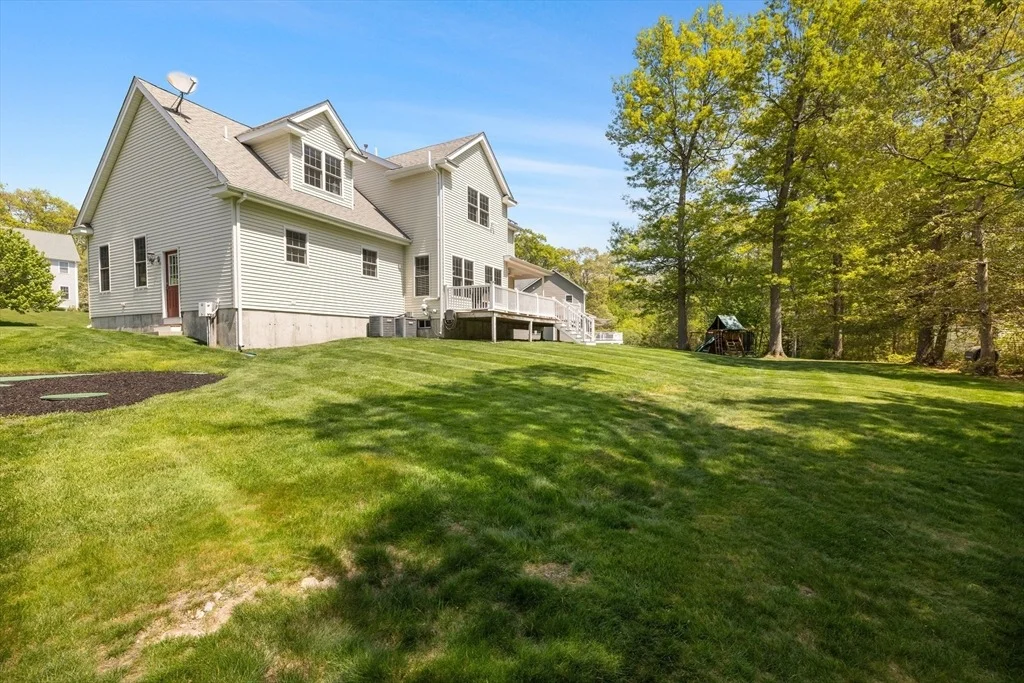 Photo of 243 Cottrell Rd