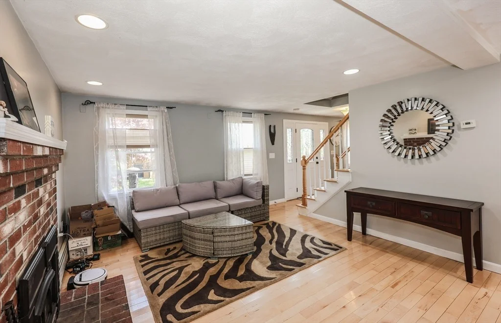 Photo of 13 Deerfield Dr