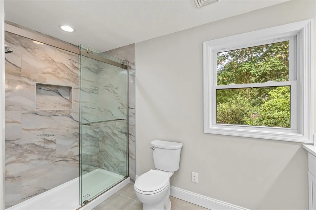 Photo of 315 Blackthorn Rd
