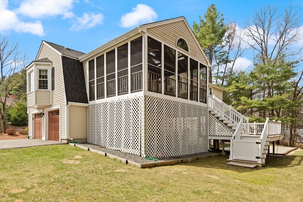 Photo of 35 Meadowbrook Dr