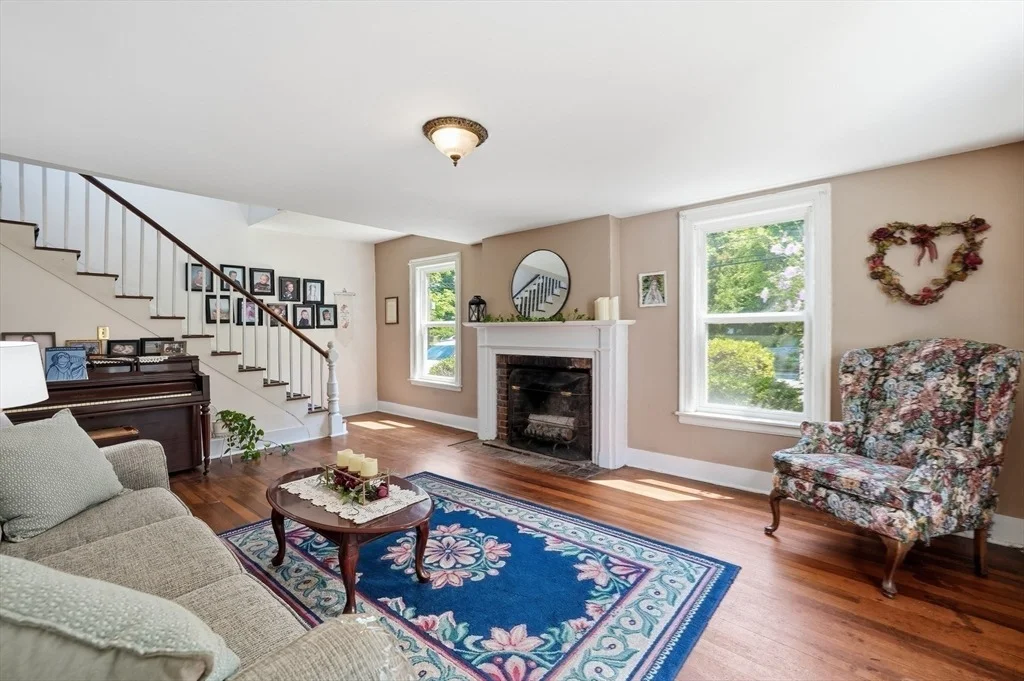 Photo of 211 Main St