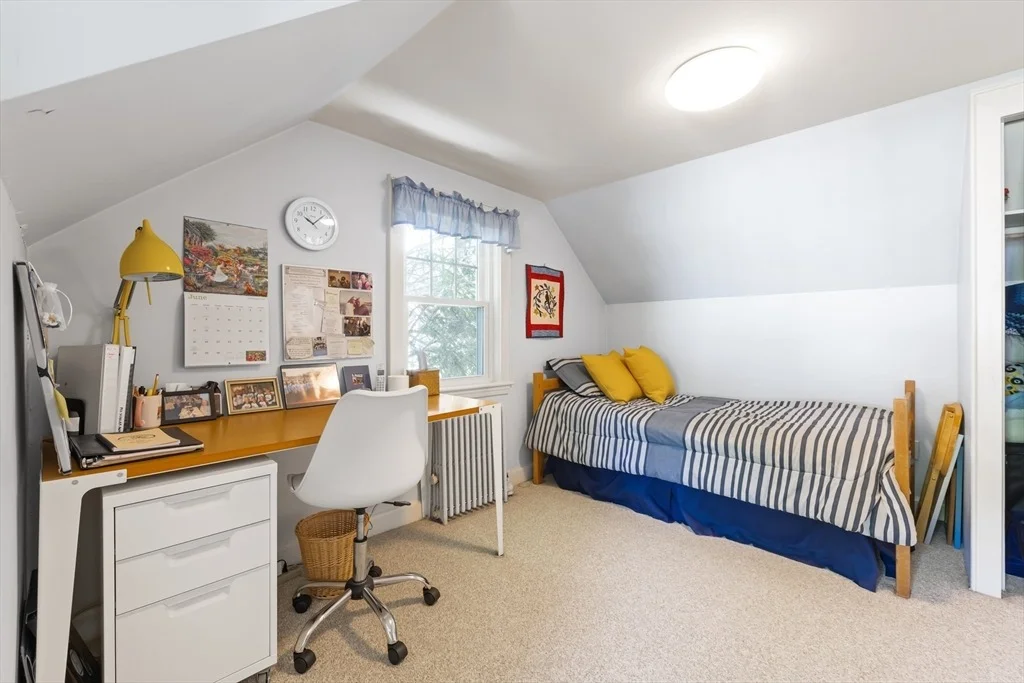 Photo of 42 Hawthorn Ave