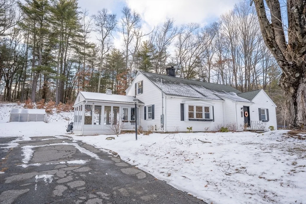 Photo of 1180 Calkins Rd