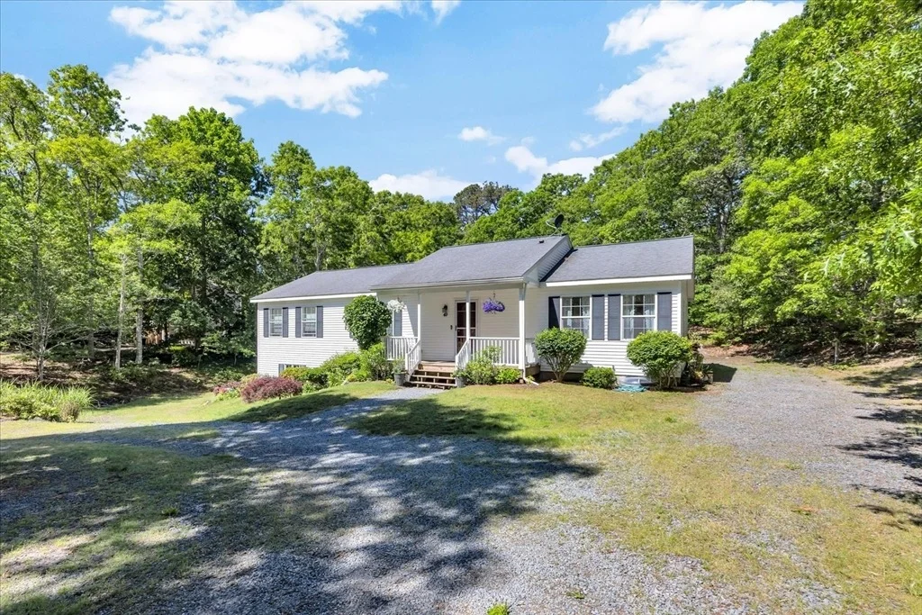 Photo of 49 Thousand Oaks Dr