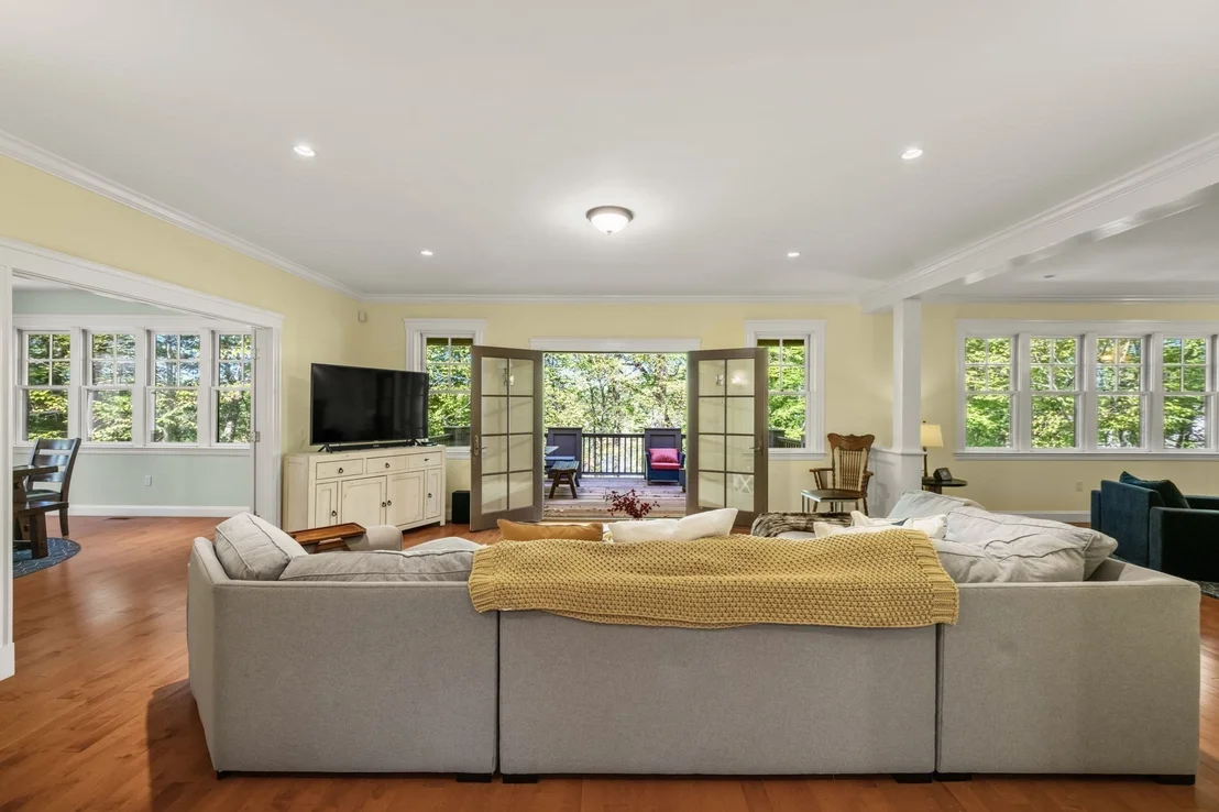 Photo of 250 Meadowbrook Road