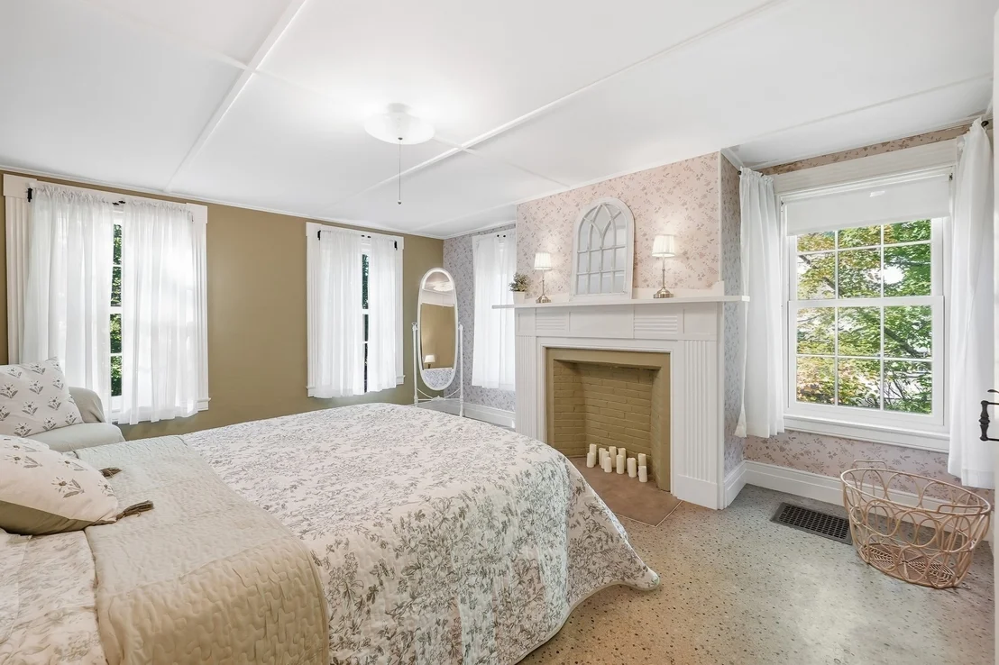 Photo of 84 Maple Street