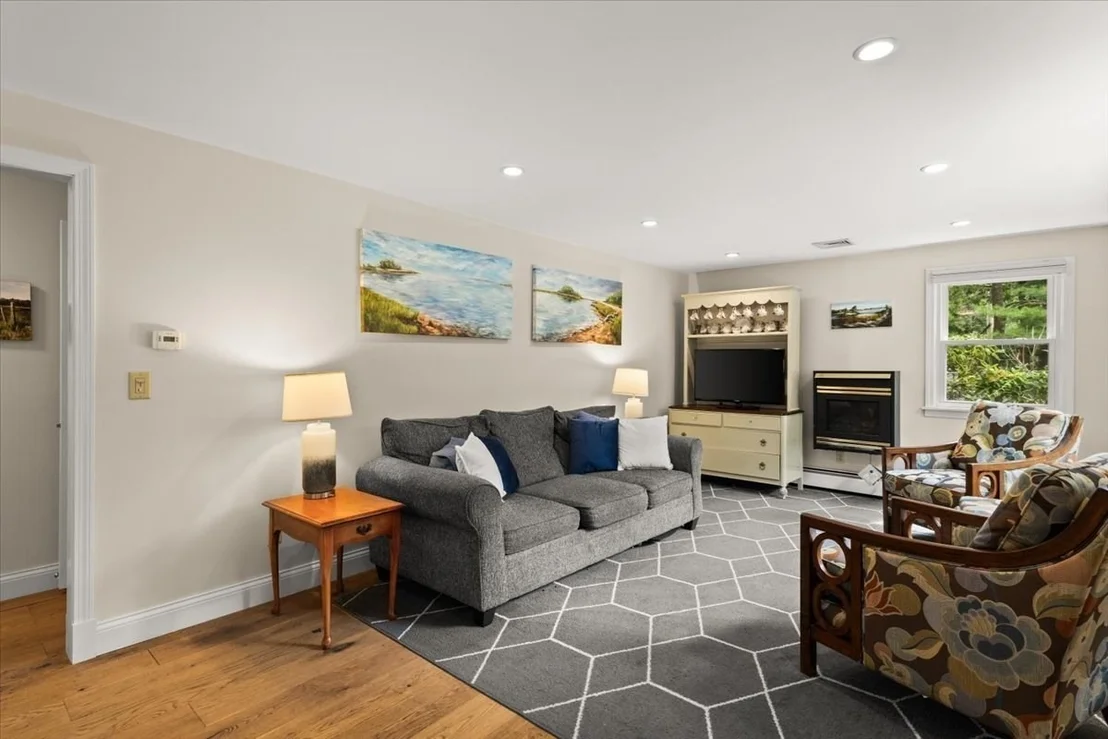 Photo of 84 Eel Pond Rd