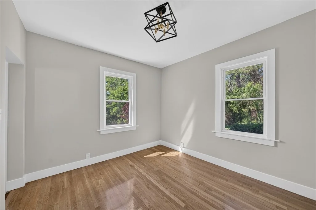 Photo of 71 Great Neck Rd