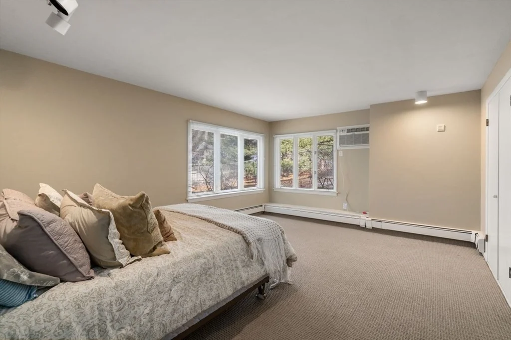 Photo of 95 Zenith Dr