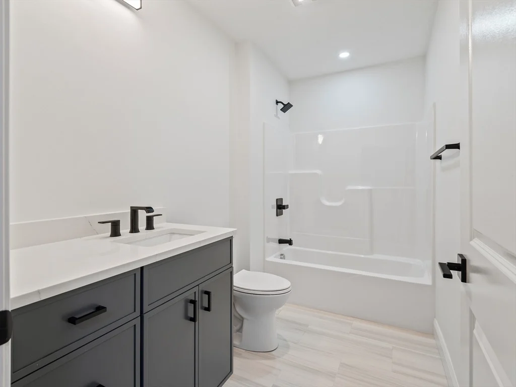 Photo of Unit 422 at 422 Granite Street