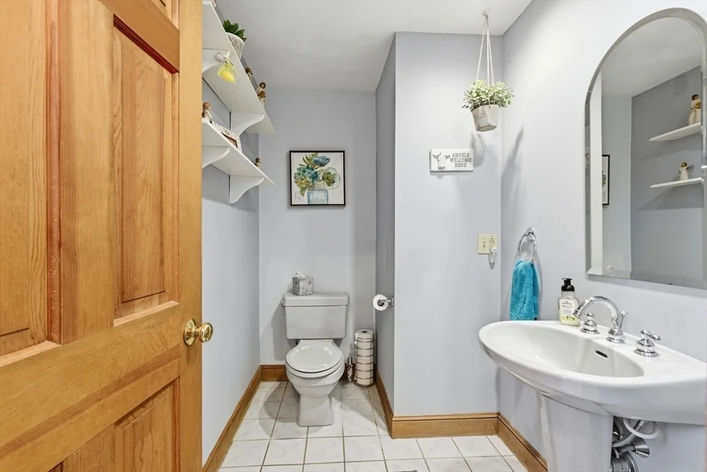 Photo of 194 Sanborn Lane