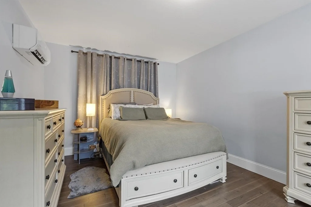Photo of 180 Spring St