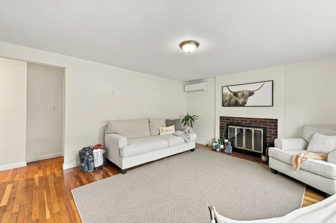 Photo of 59 Colonial Ave