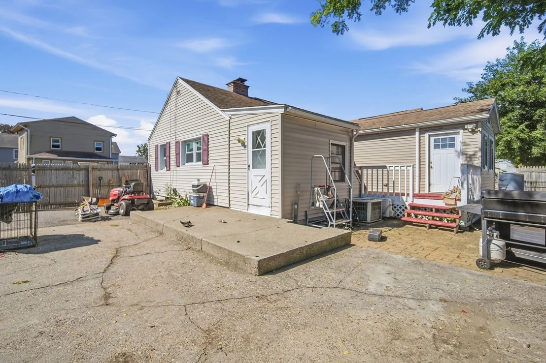 Photo of 150 Lawndale St