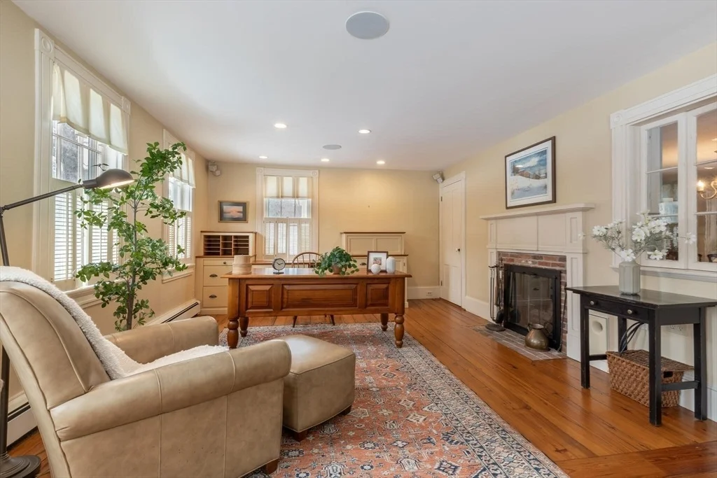 Photo of 520 Dutton Rd