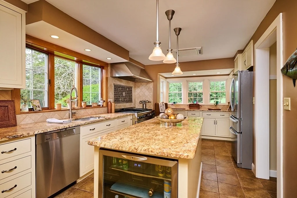 Photo of 120 Hockanum Rd