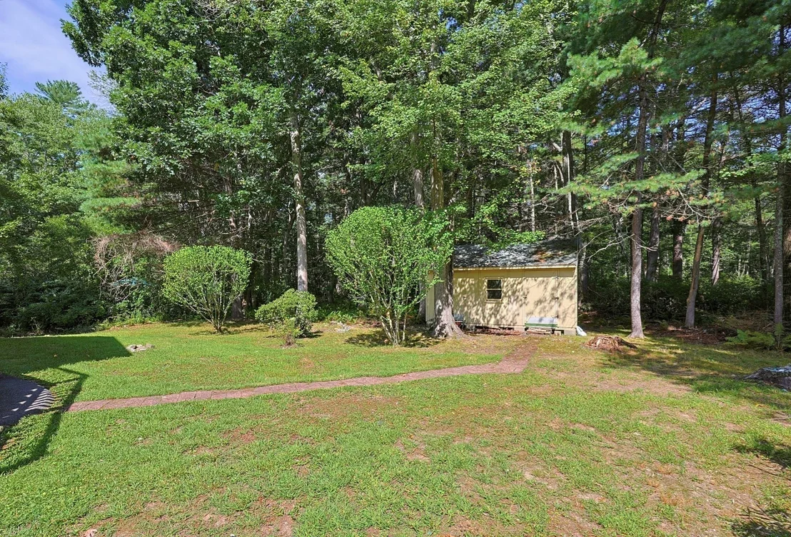 Photo of 109 Davis Road