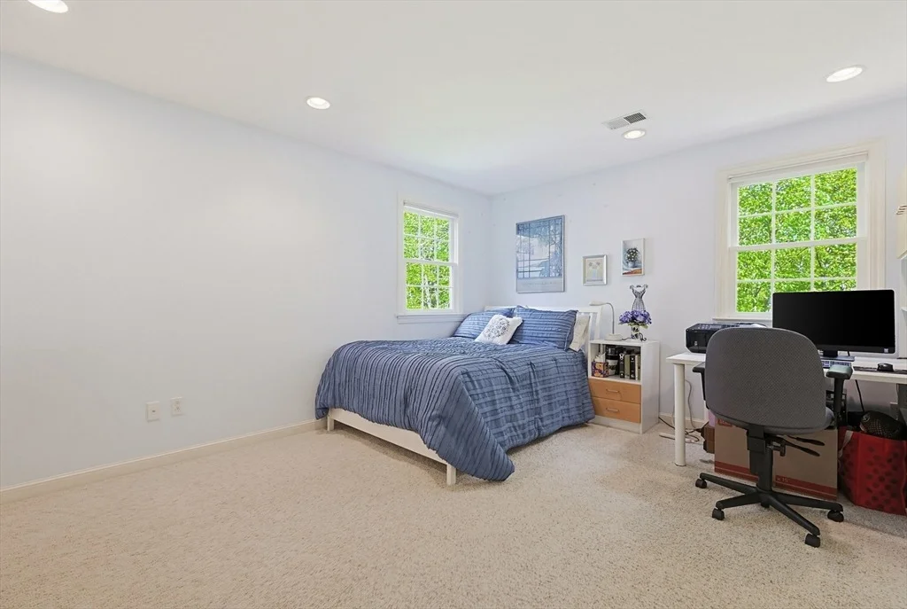 Photo of 10 Timber Ledge Drive