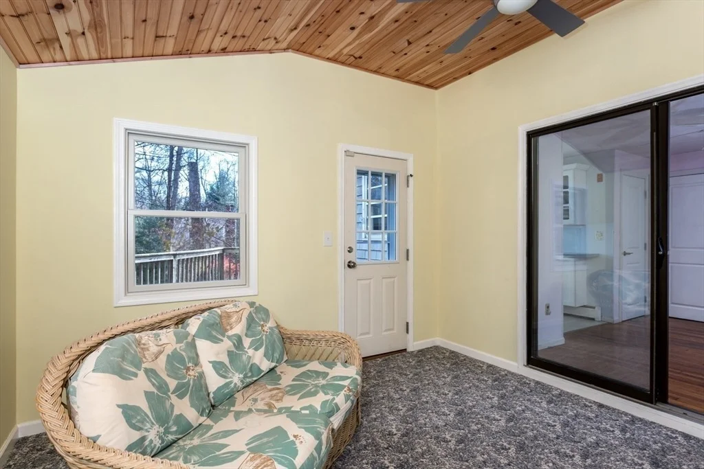 Photo of 955 Summer Street