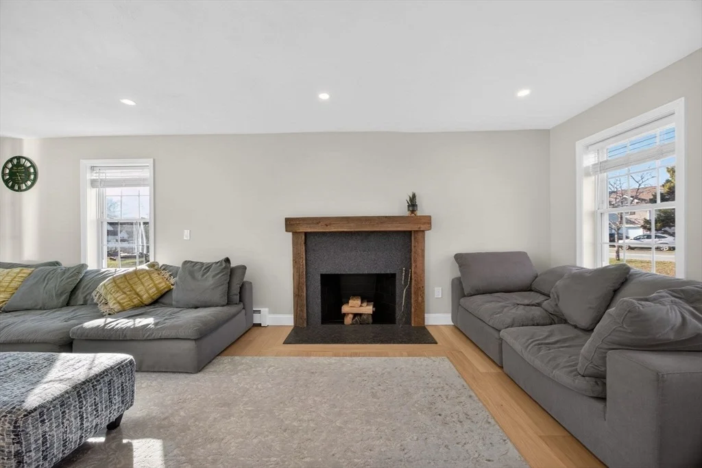 Photo of 43 Mohawk Dr