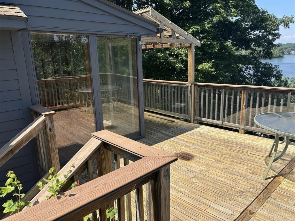 Photo of 570 Eastside Road