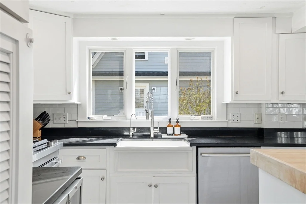 Photo of 37 Eleventh Ave