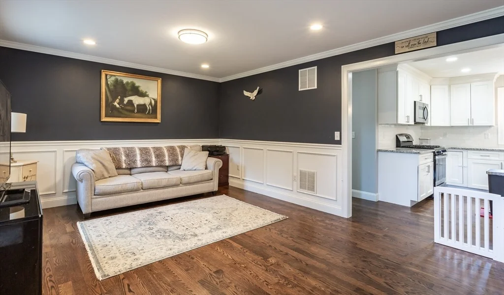 Photo of 590 Front St