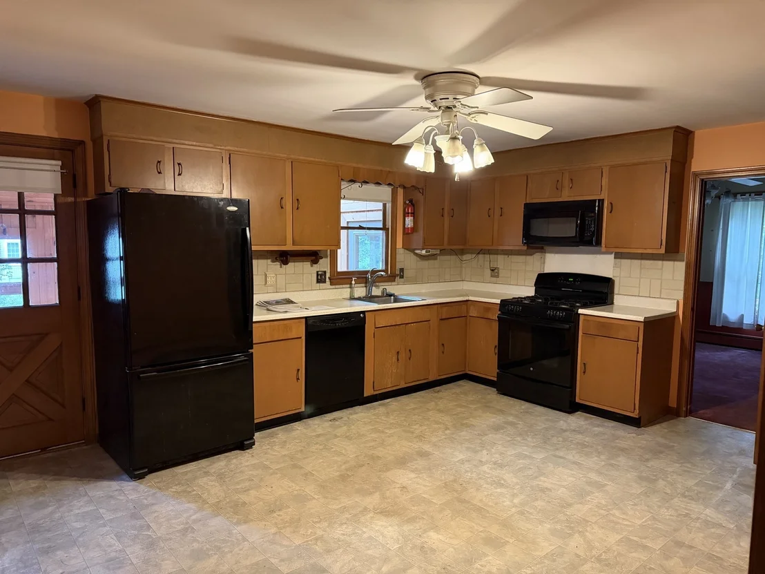 Photo of 484 Weston Rd