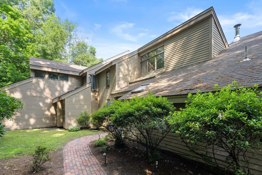 Photo of 7 Hilltop Ln