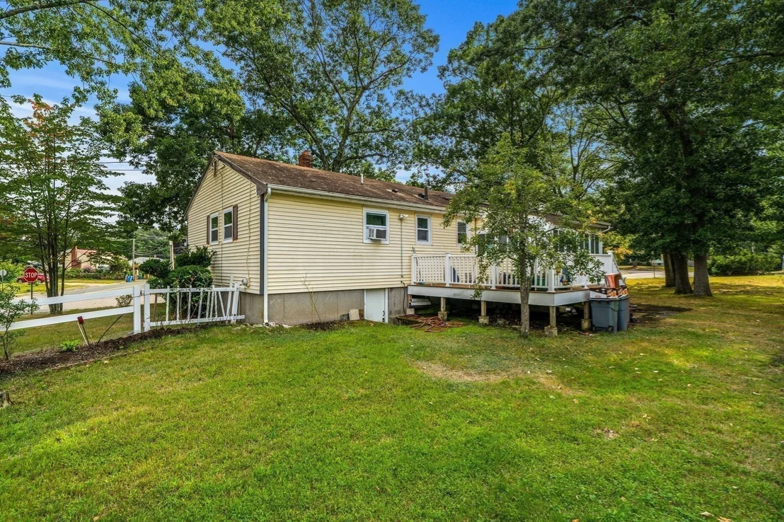 Photo of 4 Niles Rd