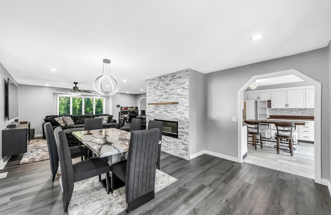 Photo of 10 Robert Dr