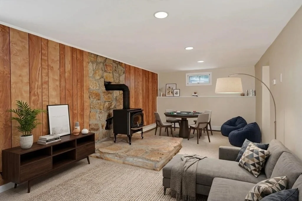 Photo of 18 Harrington Rd