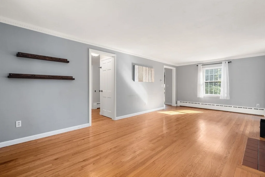 Photo of 144 Burbank Road