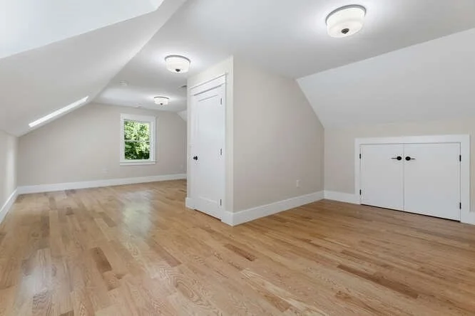 Photo of 18 Jeffrey Circle