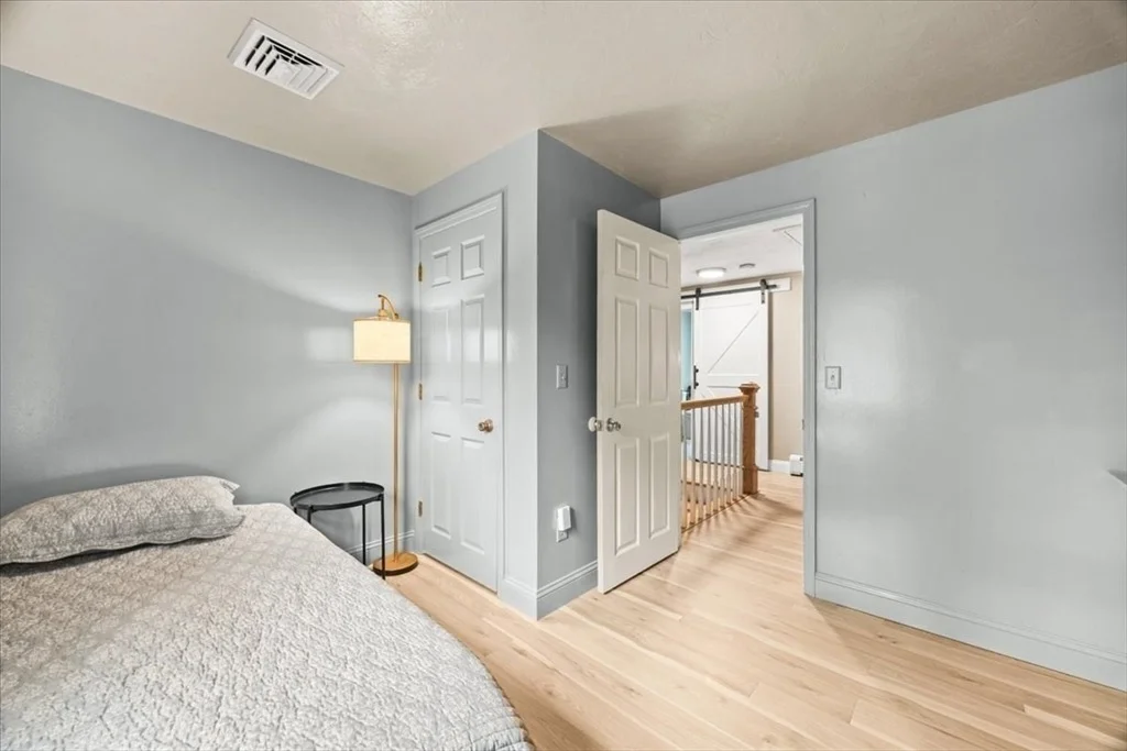 Photo of 758 King St