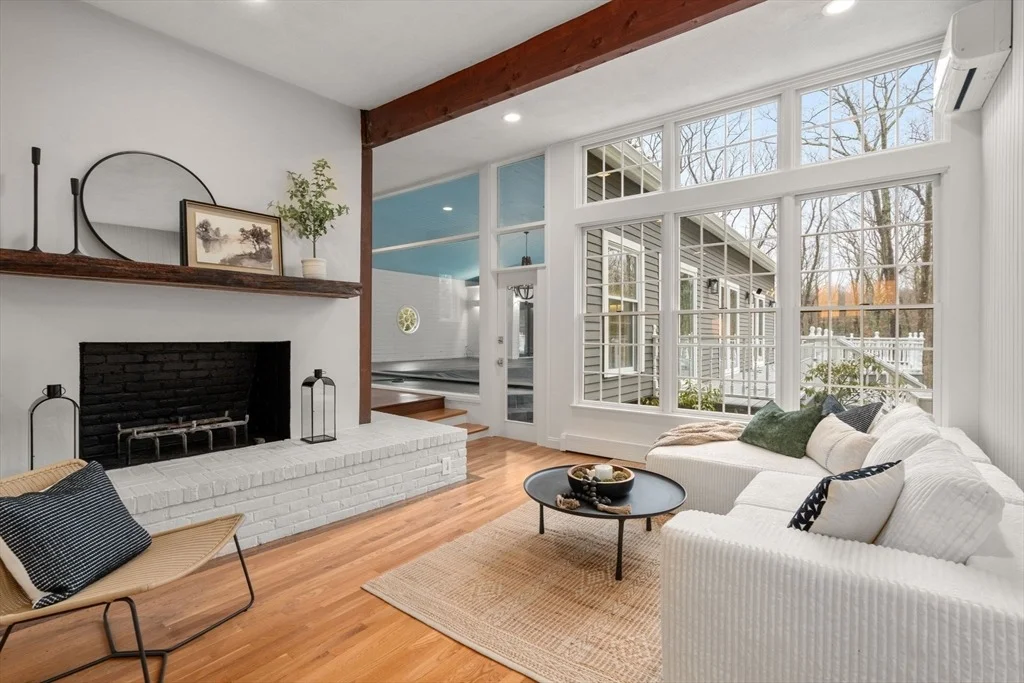 Photo of 85 Schoolmaster Ln