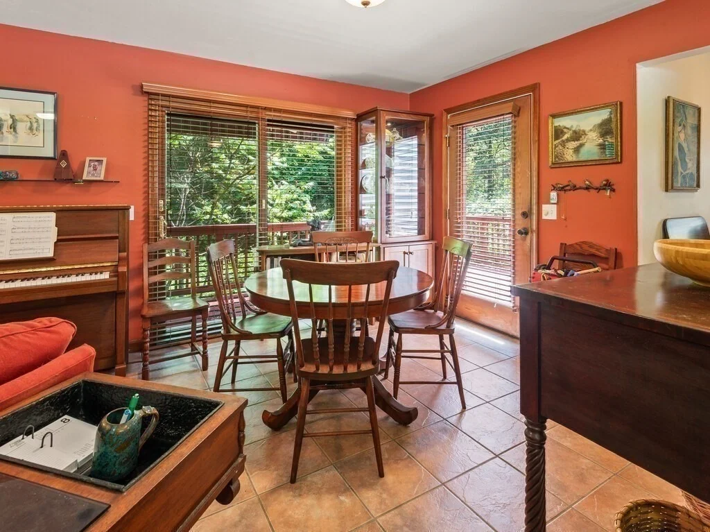 Photo of 189 Maple Avenue
