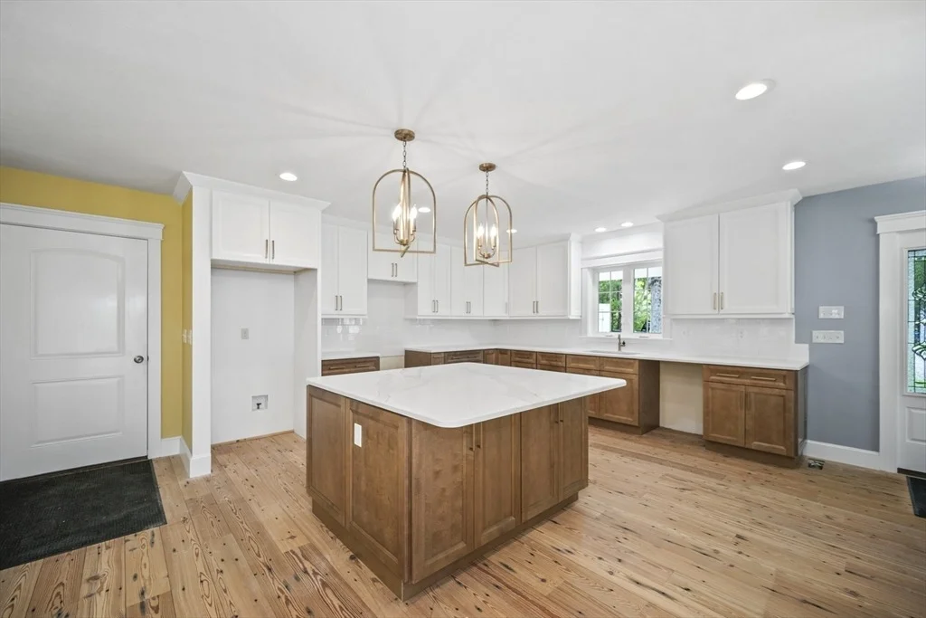 Photo of 20 Wachusett Dr