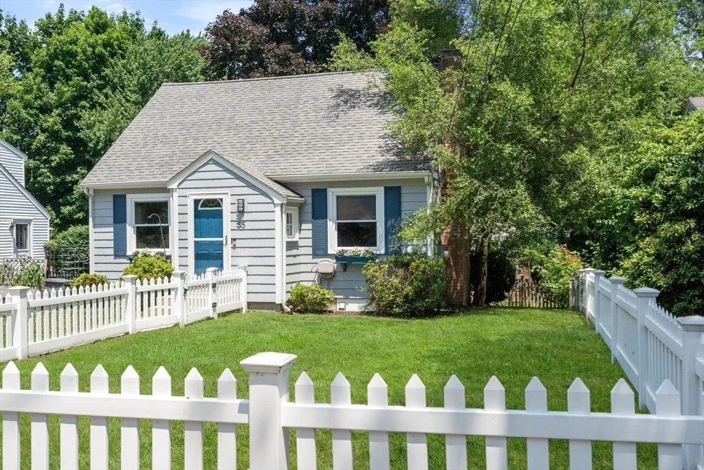 Photo of 55 Joclyn Ave