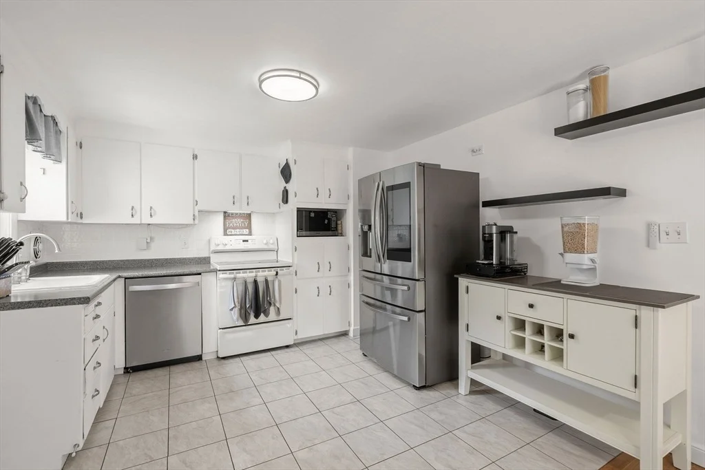 Photo of 10 Perley Ave