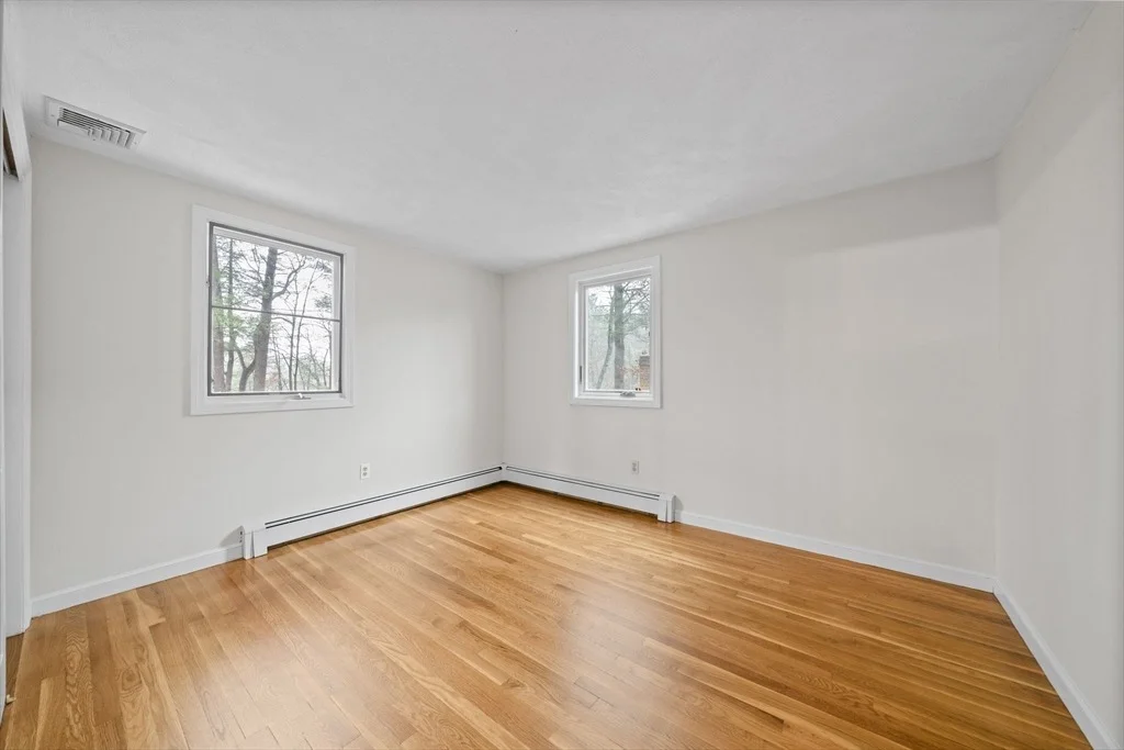 Photo of 7 Surrey Ln